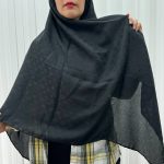 روسری حریر ساتن مدل Fendi دور دست دوز